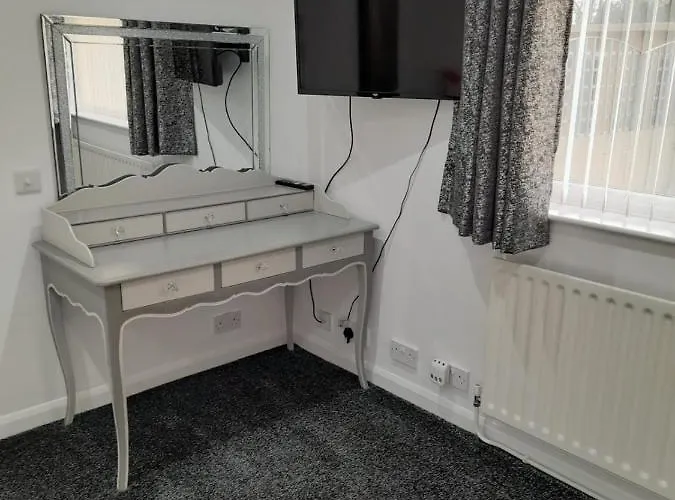 Riverside Rooms At Wheelgate House